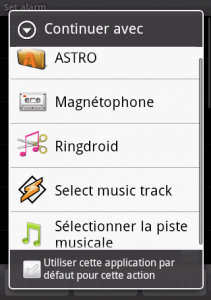 L'utilisateur a le choix entre plusieurs applications pour sélectionner une piste musicale