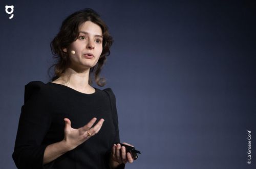 Image de Julie François-Franco lors de son talk à la Grosse Conf 2024.